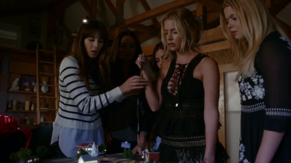 Pretty_Little_Liars_S07E11_WEB-DL_720p_DUAL_WWW_COMANDOTORRENTS_COM_2351.jpg