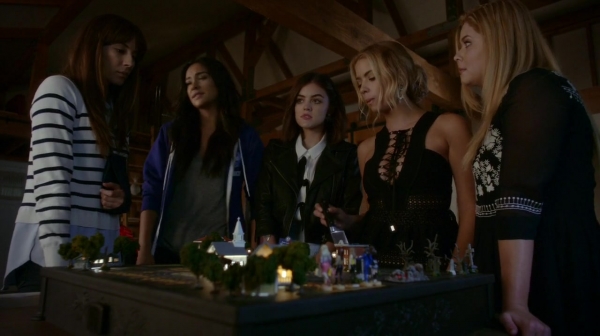 Pretty_Little_Liars_S07E12_WEB-DL_720p_DUAL_WWW_COMANDOTORRENTS_COM_0076.jpg