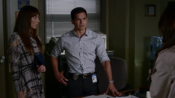 Pretty_Little_Liars_S07E12_WEB-DL_720p_DUAL_WWW_COMANDOTORRENTS_COM_1215.jpg