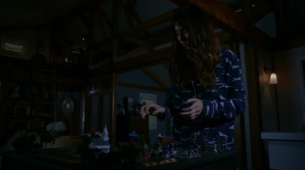 Pretty_Little_Liars_S07E13_WEB-DL_720p_DUAL_WWW_COMANDOTORRENTS_COM_0087.jpg
