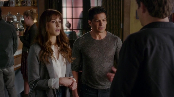 Pretty_Little_Liars_S07E13_WEB-DL_720p_DUAL_WWW_COMANDOTORRENTS_COM_0329.jpg