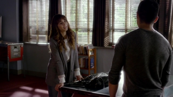 Pretty_Little_Liars_S07E13_WEB-DL_720p_DUAL_WWW_COMANDOTORRENTS_COM_0739.jpg