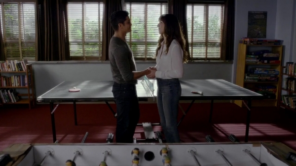Pretty_Little_Liars_S07E13_WEB-DL_720p_DUAL_WWW_COMANDOTORRENTS_COM_1132.jpg