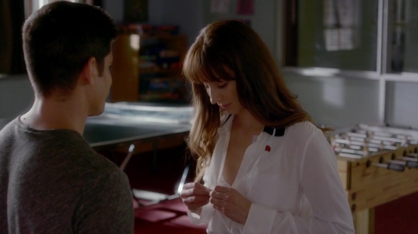 Pretty_Little_Liars_S07E13_WEB-DL_720p_DUAL_WWW_COMANDOTORRENTS_COM_1615.jpg