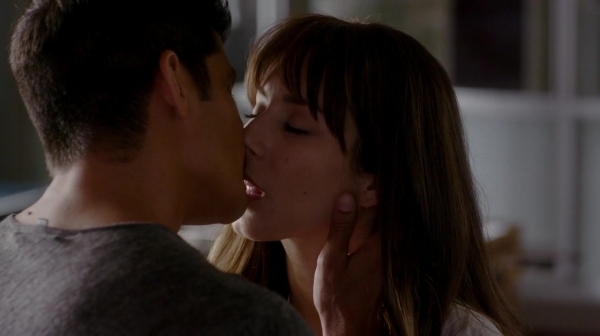 Pretty_Little_Liars_S07E13_WEB-DL_720p_DUAL_WWW_COMANDOTORRENTS_COM_1670.jpg
