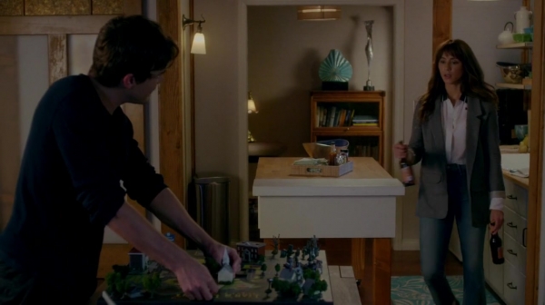 Pretty_Little_Liars_S07E13_WEB-DL_720p_DUAL_WWW_COMANDOTORRENTS_COM_1891.jpg