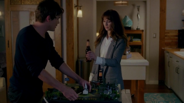 Pretty_Little_Liars_S07E13_WEB-DL_720p_DUAL_WWW_COMANDOTORRENTS_COM_1896.jpg