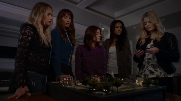 Pretty_Little_Liars_S07E14_WEB-DL_720p_DUAL_WWW_COMANDOTORRENTS_COM_0853.jpg