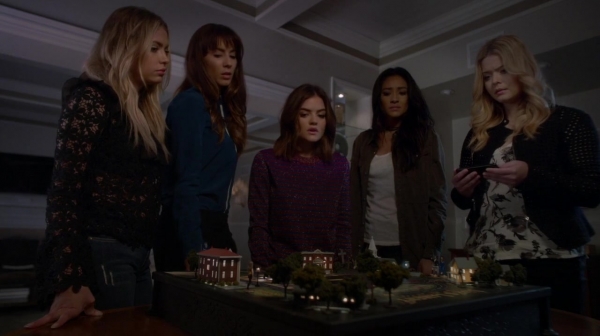 Pretty_Little_Liars_S07E14_WEB-DL_720p_DUAL_WWW_COMANDOTORRENTS_COM_0854.jpg
