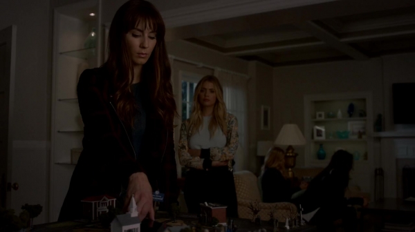 Pretty_Little_Liars_S07E14_WEB-DL_720p_DUAL_WWW_COMANDOTORRENTS_COM_2247.jpg