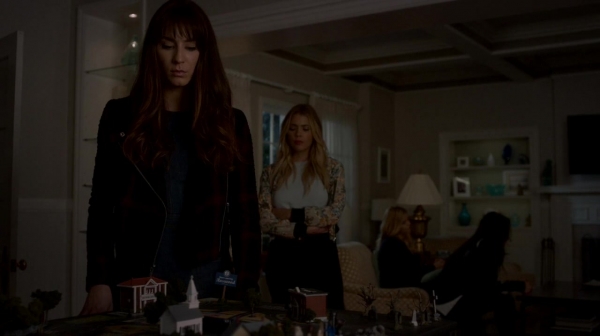Pretty_Little_Liars_S07E14_WEB-DL_720p_DUAL_WWW_COMANDOTORRENTS_COM_2249.jpg