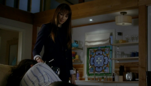 Pretty_Little_Liars_S07E15_WEB-DL_720p_DUAL_WWW_COMANDOTORRENTS_COM_0960.jpg