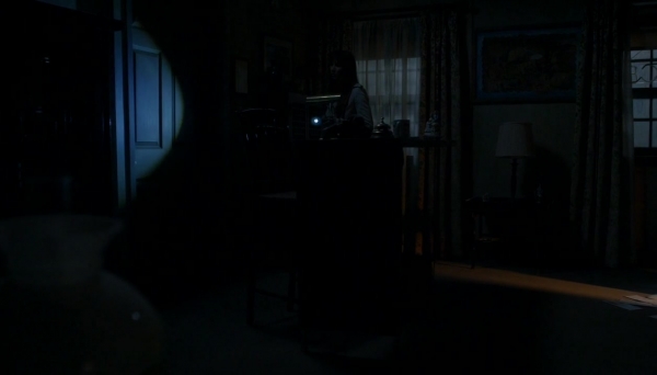 Pretty_Little_Liars_S07E15_WEB-DL_720p_DUAL_WWW_COMANDOTORRENTS_COM_1563.jpg