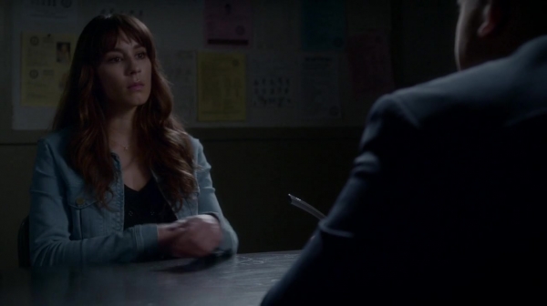 Pretty_Little_Liars_S07E16_WEB-DL_720p_DUAL_WWW_COMANDOTORRENTS_COM_0080.jpg