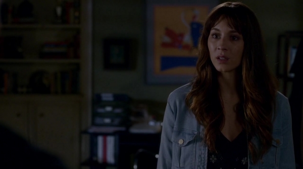 Pretty_Little_Liars_S07E16_WEB-DL_720p_DUAL_WWW_COMANDOTORRENTS_COM_0861.jpg