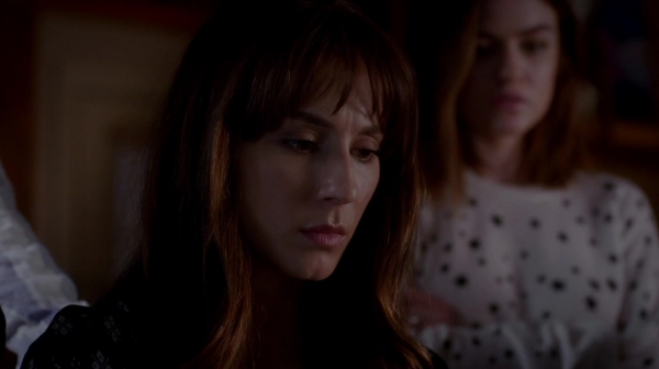 Pretty_Little_Liars_S07E16_WEB-DL_720p_DUAL_WWW_COMANDOTORRENTS_COM_1022.jpg