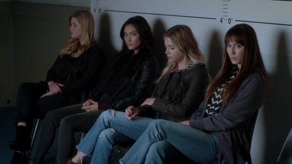 Pretty_Little_Liars_S07E18_WEB-DL_720p_DUAL_WWW_COMANDOTORRENTS_COM_0991.jpg