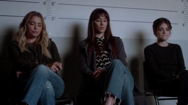 Pretty_Little_Liars_S07E18_WEB-DL_720p_DUAL_WWW_COMANDOTORRENTS_COM_1019.jpg