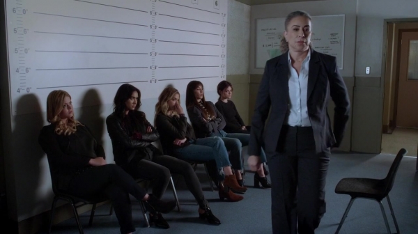Pretty_Little_Liars_S07E18_WEB-DL_720p_DUAL_WWW_COMANDOTORRENTS_COM_1101.jpg