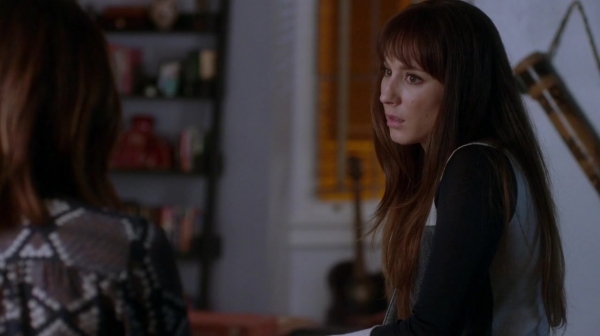 Pretty_Little_Liars_S07E18_WEB-DL_720p_DUAL_WWW_COMANDOTORRENTS_COM_1442.jpg