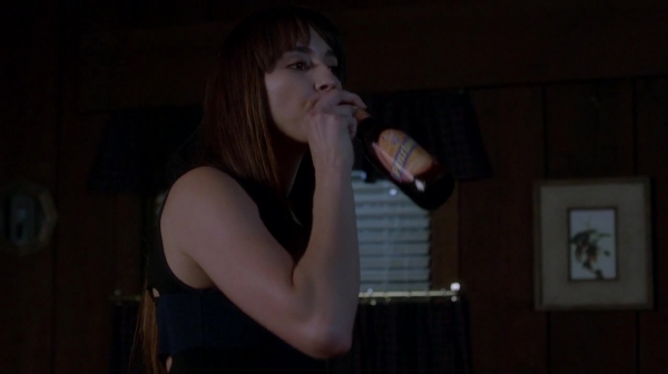 Pretty_Little_Liars_S07E18_WEB-DL_720p_DUAL_WWW_COMANDOTORRENTS_COM_1850.jpg
