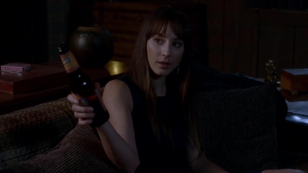 Pretty_Little_Liars_S07E18_WEB-DL_720p_DUAL_WWW_COMANDOTORRENTS_COM_1870.jpg