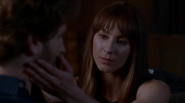 Pretty_Little_Liars_S07E18_WEB-DL_720p_DUAL_WWW_COMANDOTORRENTS_COM_1913.jpg
