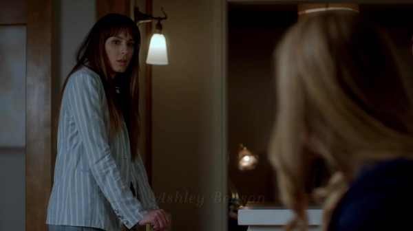 Pretty_Little_Liars_S07E19_WEB-DL_720p_DUAL_WWW_COMANDOTORRENTS_COM_0179.jpg