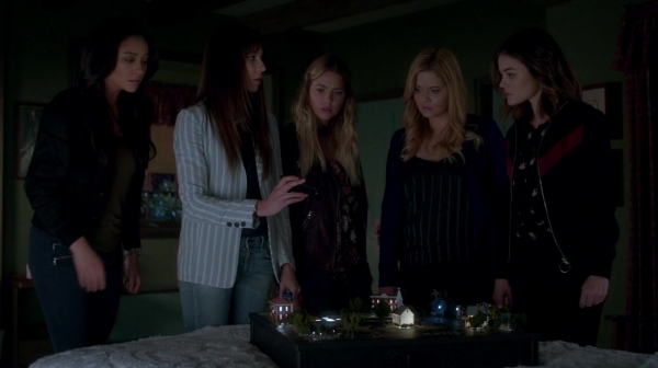 Pretty_Little_Liars_S07E19_WEB-DL_720p_DUAL_WWW_COMANDOTORRENTS_COM_1605.jpg