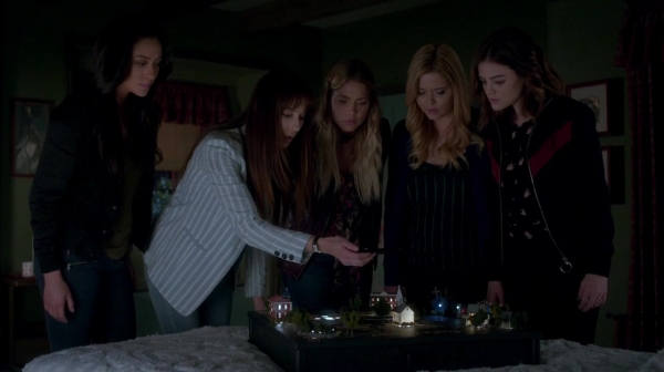 Pretty_Little_Liars_S07E19_WEB-DL_720p_DUAL_WWW_COMANDOTORRENTS_COM_1623.jpg