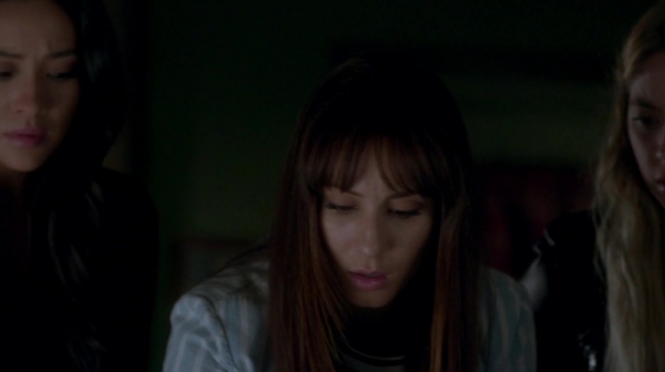 Pretty_Little_Liars_S07E19_WEB-DL_720p_DUAL_WWW_COMANDOTORRENTS_COM_1632.jpg