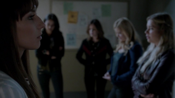 Pretty_Little_Liars_S07E19_WEB-DL_720p_DUAL_WWW_COMANDOTORRENTS_COM_1774.jpg