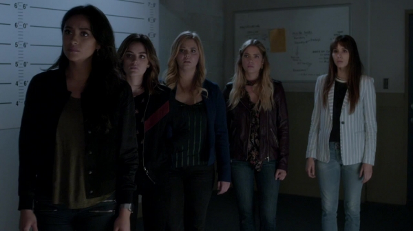 Pretty_Little_Liars_S07E19_WEB-DL_720p_DUAL_WWW_COMANDOTORRENTS_COM_1815.jpg