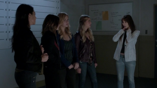 Pretty_Little_Liars_S07E19_WEB-DL_720p_DUAL_WWW_COMANDOTORRENTS_COM_1825.jpg