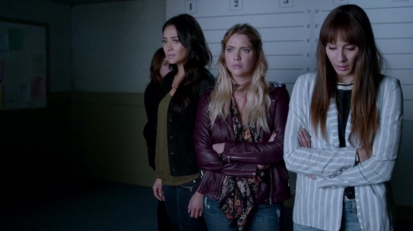 Pretty_Little_Liars_S07E19_WEB-DL_720p_DUAL_WWW_COMANDOTORRENTS_COM_1908.jpg
