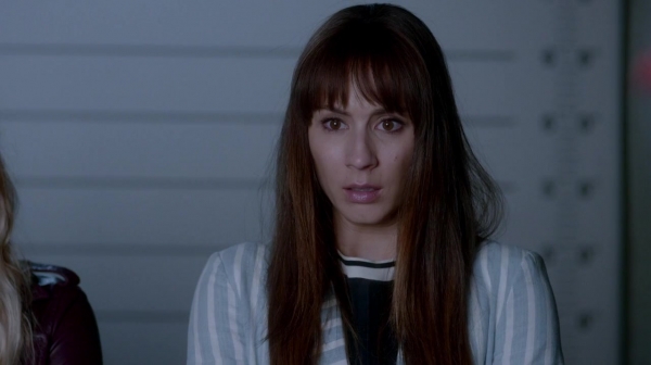Pretty_Little_Liars_S07E19_WEB-DL_720p_DUAL_WWW_COMANDOTORRENTS_COM_1912.jpg