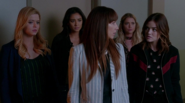 Pretty_Little_Liars_S07E19_WEB-DL_720p_DUAL_WWW_COMANDOTORRENTS_COM_2064.jpg