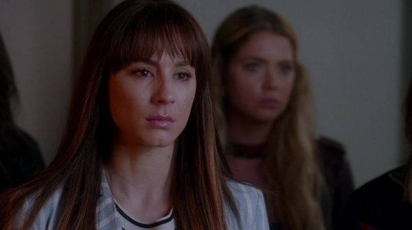 Pretty_Little_Liars_S07E19_WEB-DL_720p_DUAL_WWW_COMANDOTORRENTS_COM_2080.jpg