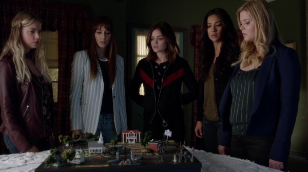 Pretty_Little_Liars_S07E19_WEB-DL_720p_DUAL_WWW_COMANDOTORRENTS_COM_2276.jpg