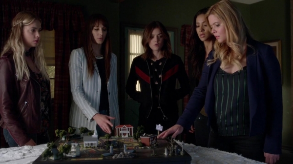 Pretty_Little_Liars_S07E19_WEB-DL_720p_DUAL_WWW_COMANDOTORRENTS_COM_2280.jpg
