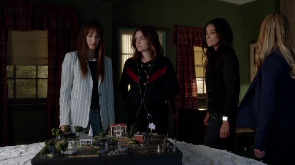 Pretty_Little_Liars_S07E19_WEB-DL_720p_DUAL_WWW_COMANDOTORRENTS_COM_2327.jpg