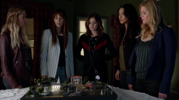 Pretty_Little_Liars_S07E20E21_WEB-DL_720p_DUAL_WWW_COMANDOTORRENTS_COM_0046.jpg