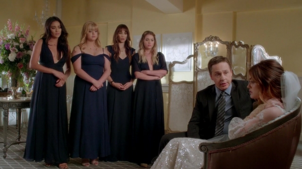 Pretty_Little_Liars_S07E20E21_WEB-DL_720p_DUAL_WWW_COMANDOTORRENTS_COM_3427.jpg