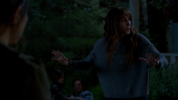 Pretty_Little_Liars_S07E20E21_WEB-DL_720p_DUAL_WWW_COMANDOTORRENTS_COM_4539.jpg