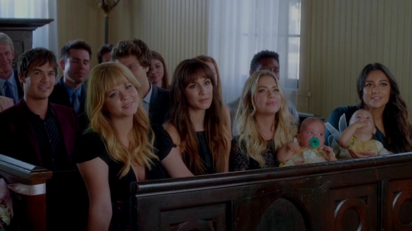 Pretty_Little_Liars_S07E20E21_WEB-DL_720p_DUAL_WWW_COMANDOTORRENTS_COM_4637.jpg