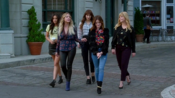 Pretty_Little_Liars_S07E20E21_WEB-DL_720p_DUAL_WWW_COMANDOTORRENTS_COM_4726.jpg