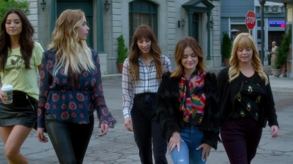 Pretty_Little_Liars_S07E20E21_WEB-DL_720p_DUAL_WWW_COMANDOTORRENTS_COM_4747.jpg