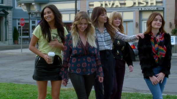 Pretty_Little_Liars_S07E20E21_WEB-DL_720p_DUAL_WWW_COMANDOTORRENTS_COM_4755.jpg