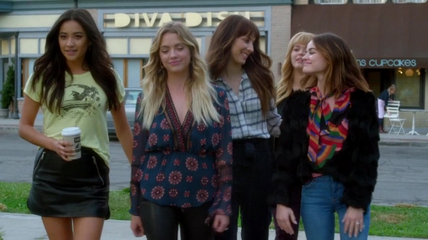 Pretty_Little_Liars_S07E20E21_WEB-DL_720p_DUAL_WWW_COMANDOTORRENTS_COM_4759.jpg