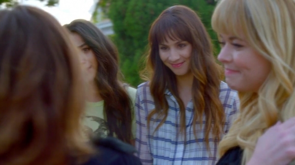 Pretty_Little_Liars_S07E20E21_WEB-DL_720p_DUAL_WWW_COMANDOTORRENTS_COM_4829.jpg